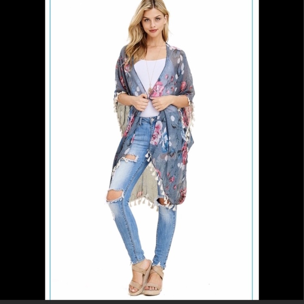 🌺Grey floral kimono